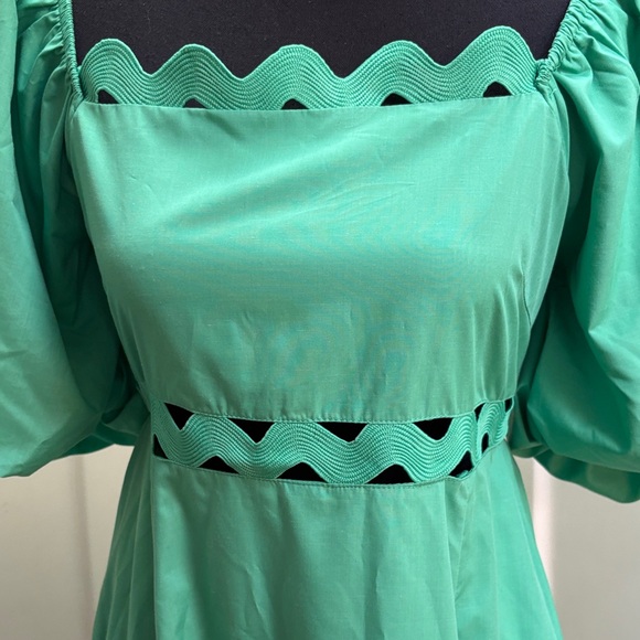 Stunning NWOT entro Green Puff-Sleeve Square Neck Dress - Picture 4 of 10